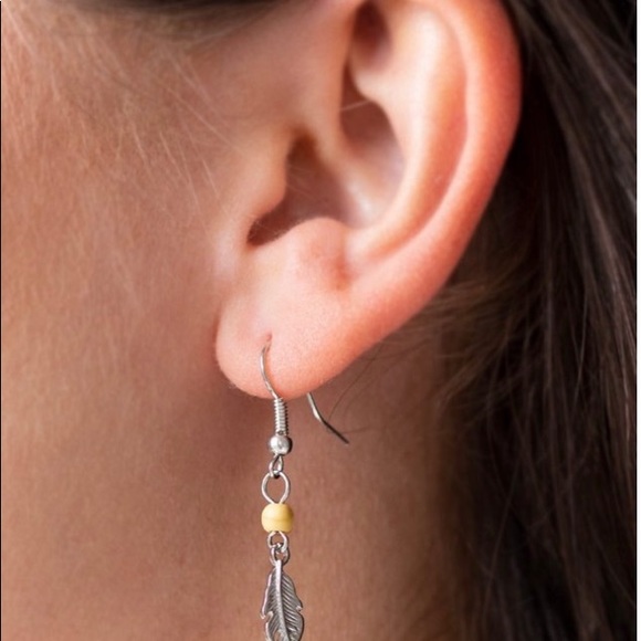 paparazzi On The Fly Yellow Necklace - Picture 4 of 5